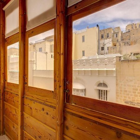 Stylish 2BR Apartment in La Valletta Esterno foto