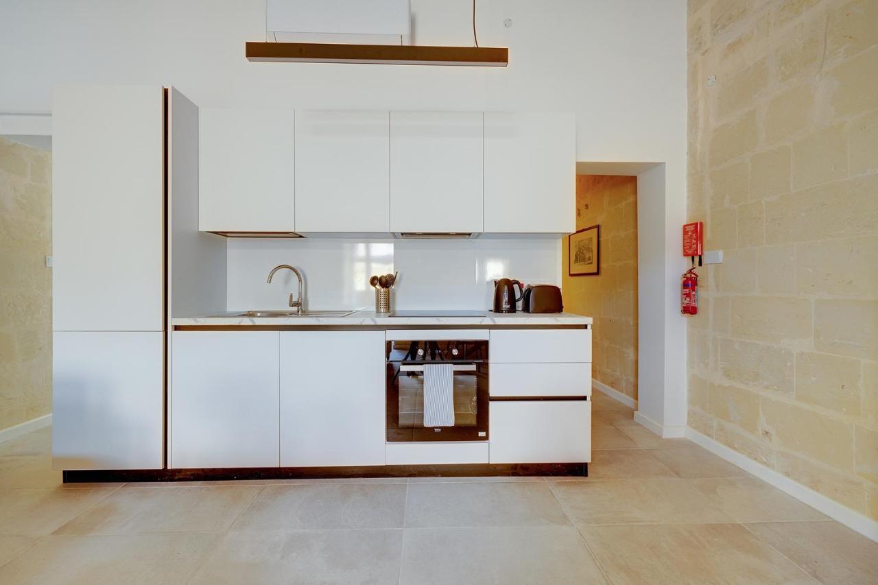 Stylish 2BR Apartment in La Valletta Esterno foto