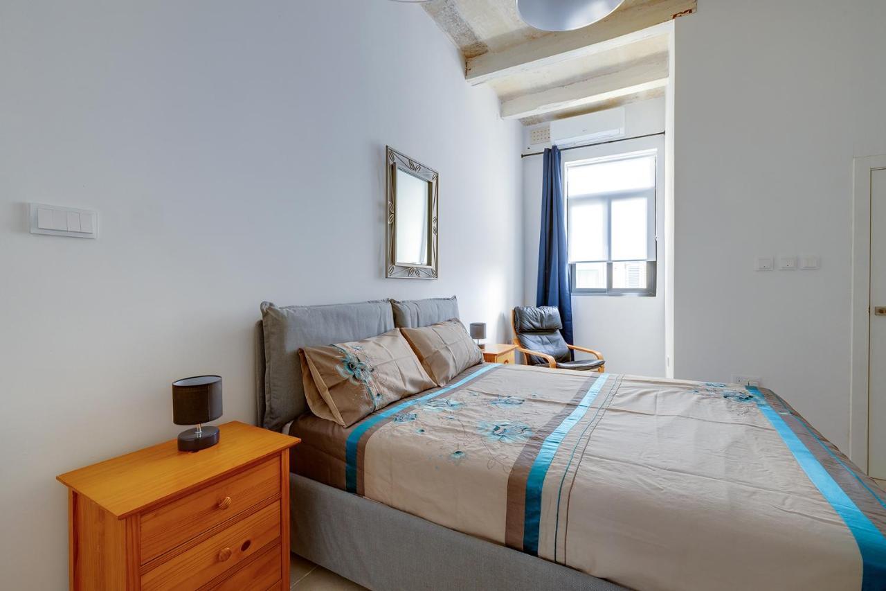 Stylish 2BR Apartment in La Valletta Esterno foto