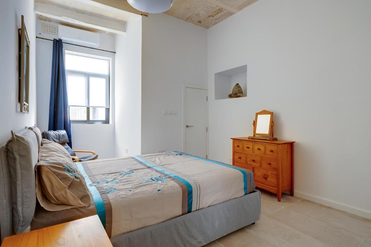 Stylish 2BR Apartment in La Valletta Esterno foto