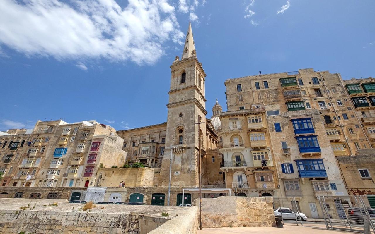 Stylish 2BR Apartment in La Valletta Esterno foto